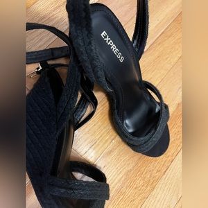 Express Wedges size 7